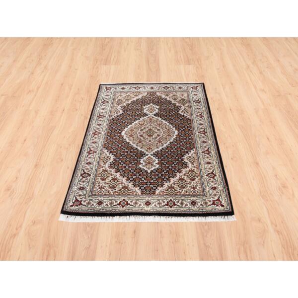 2'10"x5'4" Fish Medallion Design Tabriz Mahi Wool Hand Knotted Black Oriental Rug  - 62532 - Image 3