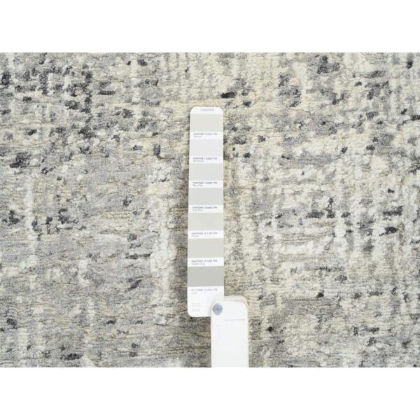 7'10"x7'10" Light Gray, Hand Spun Undyed Natural Wool, Hand Knotted, Modern Design, Round Oriental Rug  - 64700 - Image 9