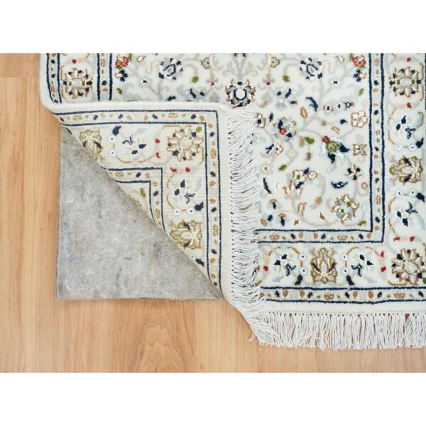 2'1"x3'1" Ivory, Nain with All Over Flower Design 250 KPSI, Extra Soft Wool Hand Knotted, Mat Oriental Rug  - 65399 - Image 4