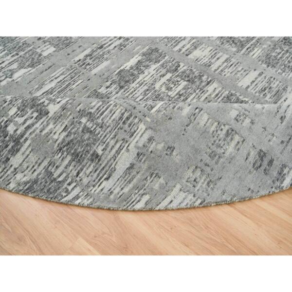 10'1"x10'1" Dark Grey, Hand Spun Undyed Natural Wool, Hand Knotted, Modern Design, Round Oriental Rug  - 65640 - Image 7