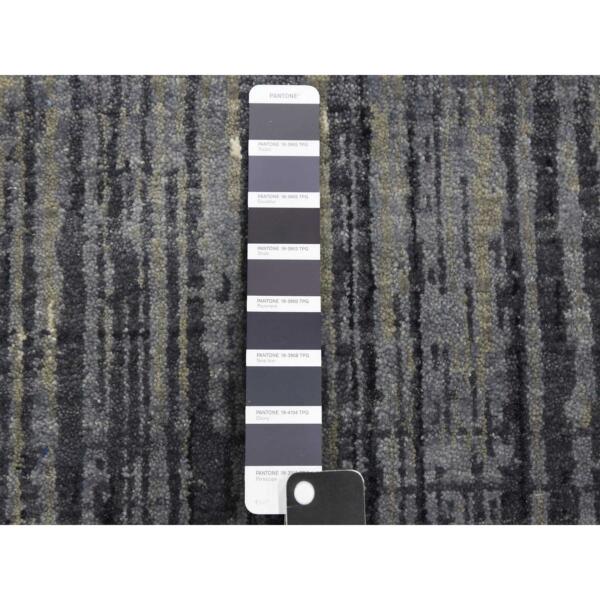 2'6"x8' Gray and Black, Hand Knotted Modern Ombre Design, Densely Woven Pure Wool, Runner Oriental Rug  - 75157 - Image 5