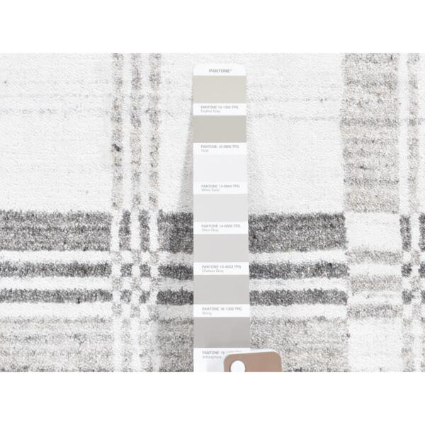 2'x3' Ivory-Gray, Hand Loomed, Modern, Plaid Design, 100% Wool, Mat Oriental Rug  - 80371 - Image 4