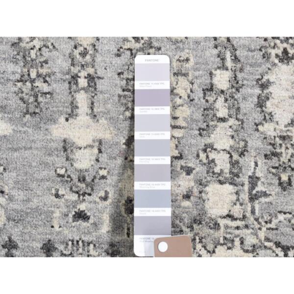 2'1"x2'1" Cloud Gray, 100% Wool Modern Design, Hand Knotted Undyed Natural Wool, Square Sample Oriental Rug  - 80610 - Image 4