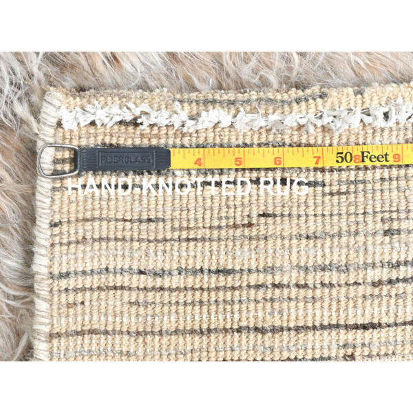 2'10"x5'5" Beige, Shaggy Moroccan Exotic Texture, Undyed Natural Wool Hand Knotted, Oriental Rug  - 82024 - Image 8