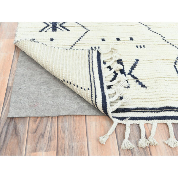 8'4"x10'7" Bone Ivory, Ben Ourain  Moroccan Berber Shilhah Design, Natural Dyes, Extra Soft Wool, Hand Knotted Oriental Rug  - 82983 - Image 6