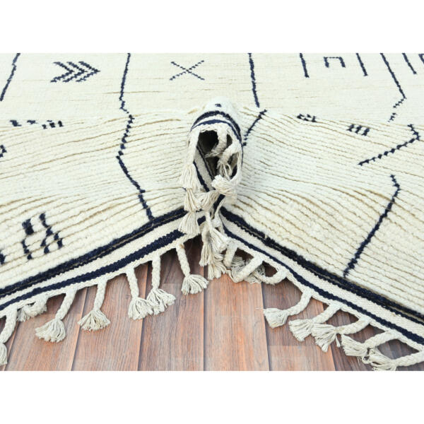 8'4"x10'7" Bone Ivory, Ben Ourain  Moroccan Berber Shilhah Design, Natural Dyes, Extra Soft Wool, Hand Knotted Oriental Rug  - 82983 - Image 7