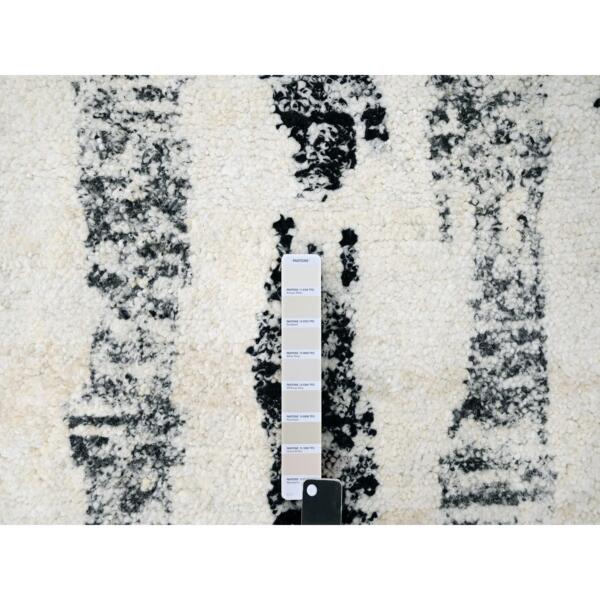 7'10"x8' Black and Ivory, Thick and Plush, Organic Undyed Wool, Modern Erased Column Design,  Hand Knotted, Round, Oriental Rug  - 84434 - Image 5